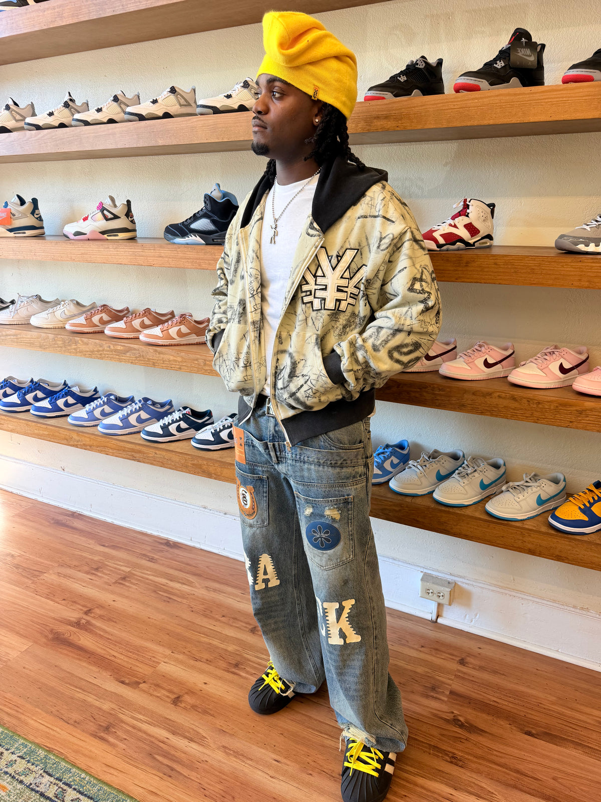 “OFF WHITE” WEALTH IN CHAOS